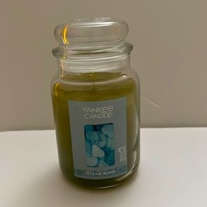 🛑SOLD🛑  Yankee Candle Ocean Glass 
Scented Candle 22 Oz (623.7 g)